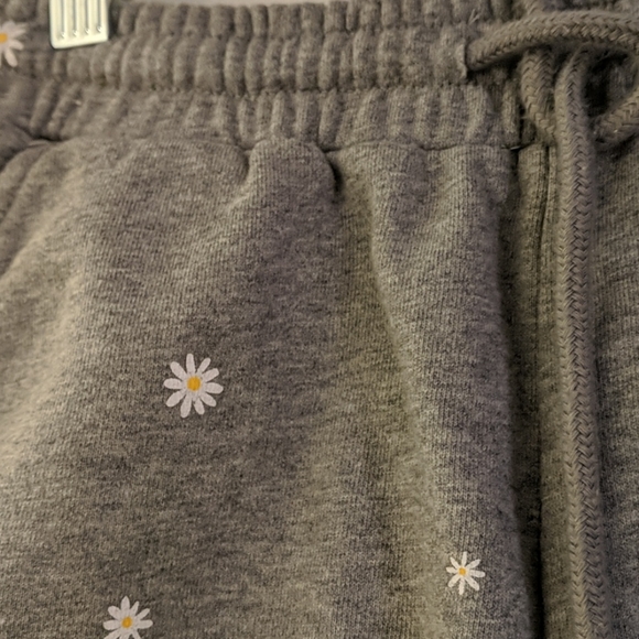 Ban.do Daisy print lounge set - Picture 5 of 7